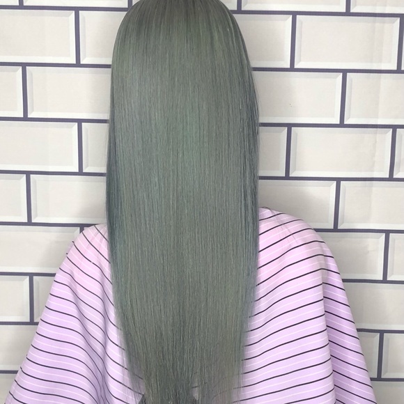 T Part 20inch Lace Front Wig Human Hair ( Glistening Grey) - Picture 4 of 4